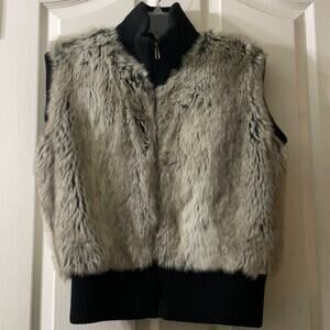 Black Sleeveless Gray Faux Fur Sweater Vest Size Large